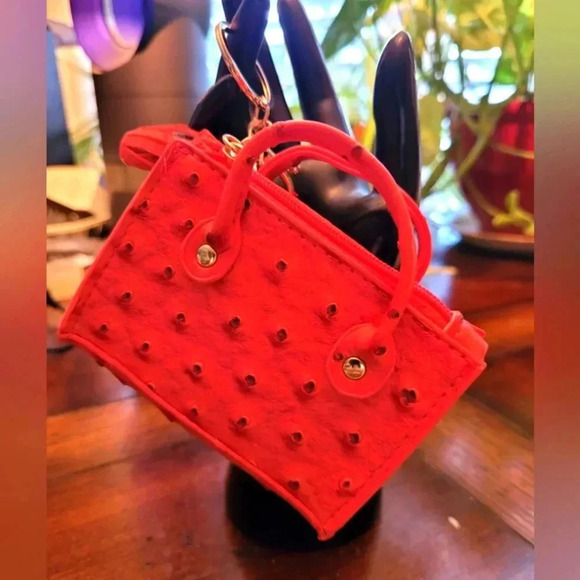 Miniature handbag charms You get one - Picture 14 of 15